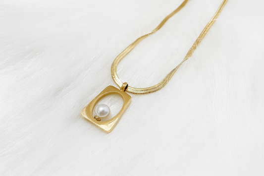18k Gold Plated Snake Chain With Geometric Pearl Pendant