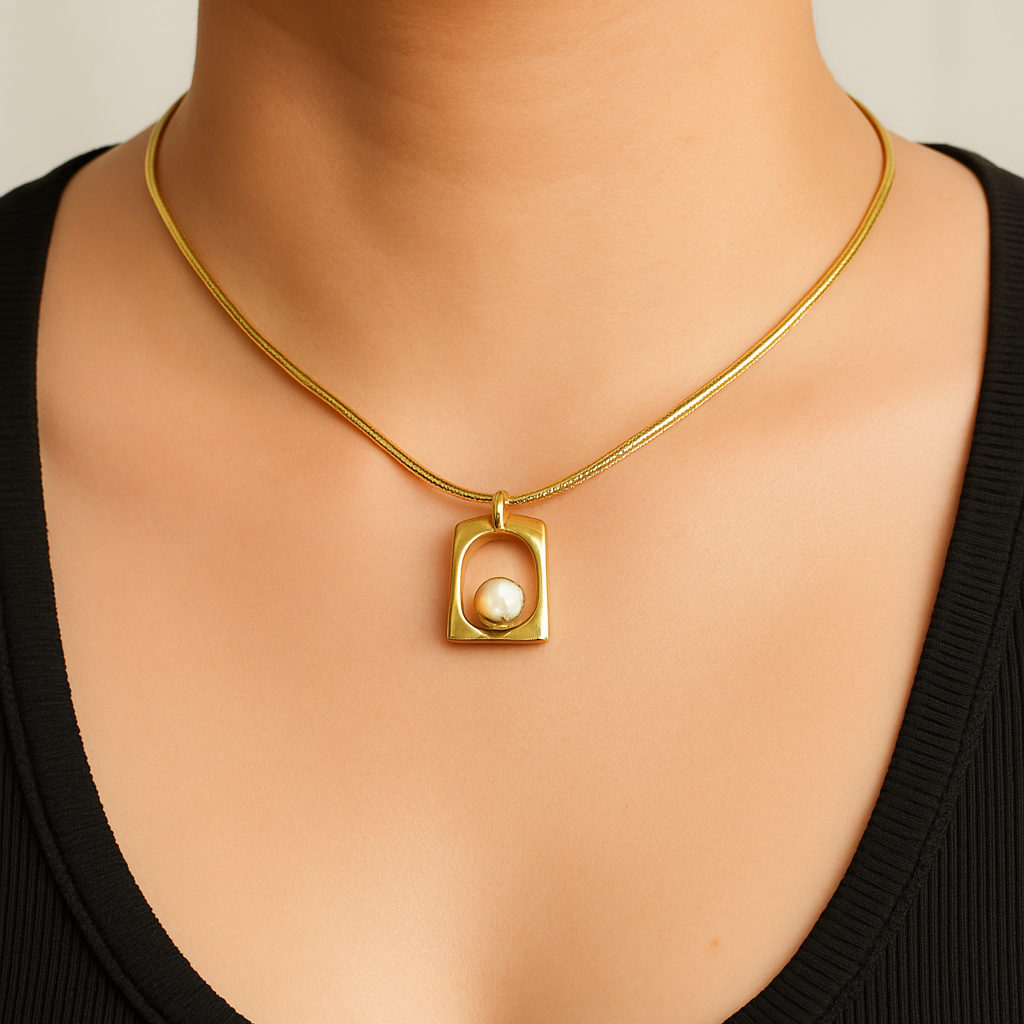 18k Gold Plated Snake Chain With Geometric Pearl Pendant