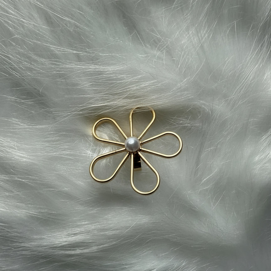 Gold Openwork Flower Ring – Adjustable 18K Gold Floral Filigree Ring for Women